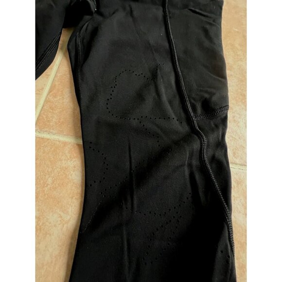Athleta leggings lasercut design on the front of the legs size S‎ - Picture 6 of 10